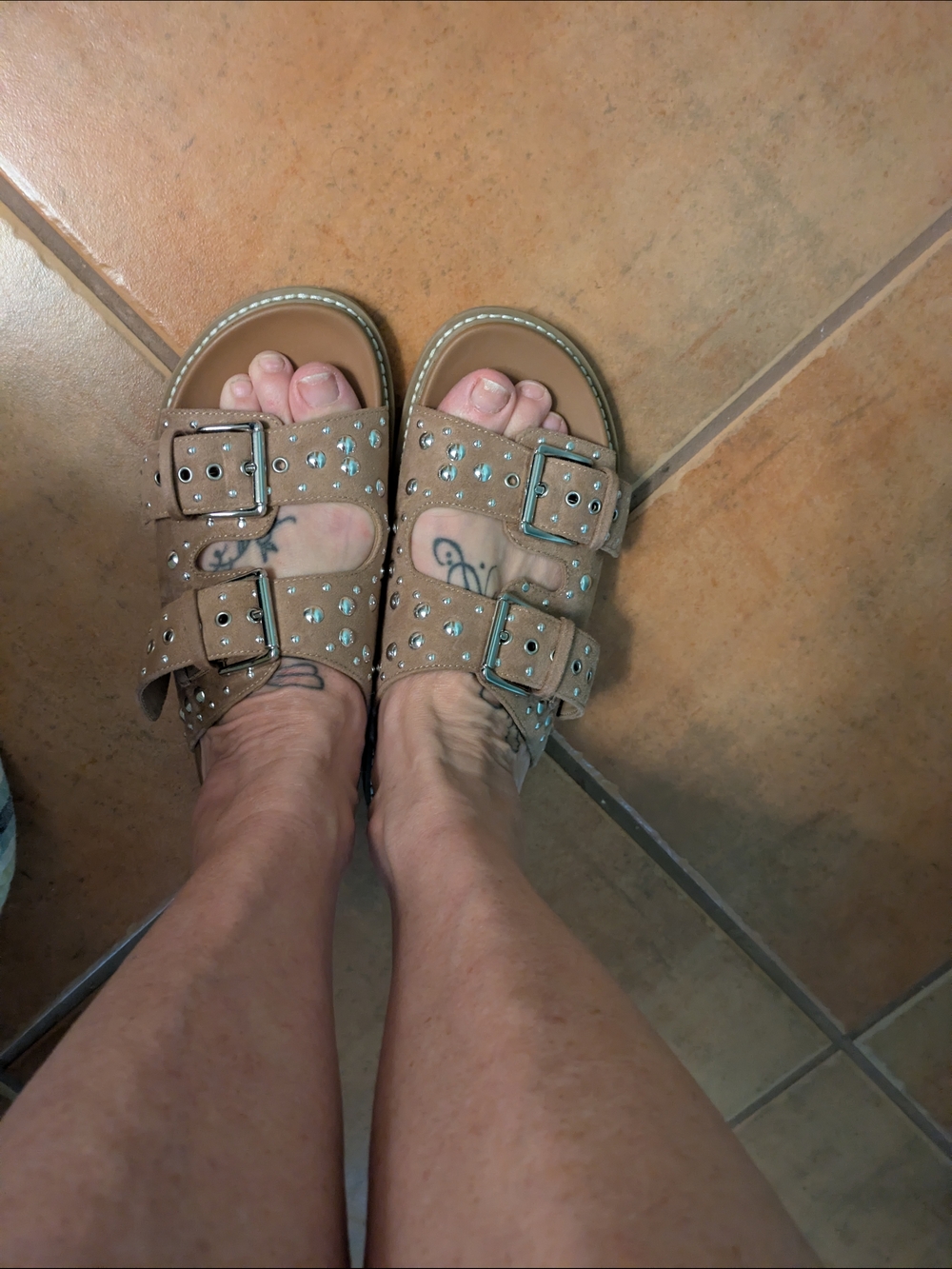 Universal Thread Slide Sandals - - Picture 4 of 4